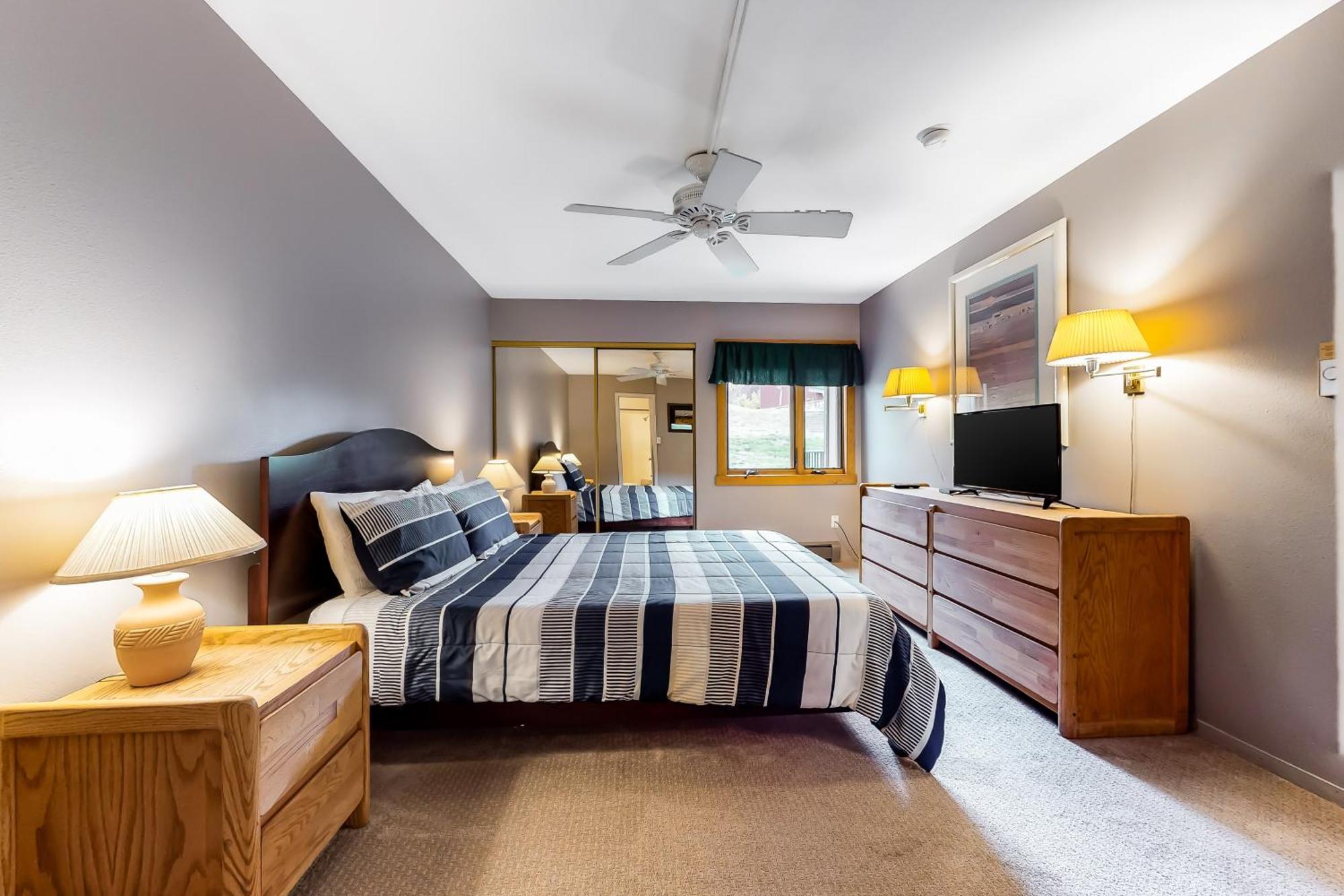 Ski Inn Steamboat Springs Room photo