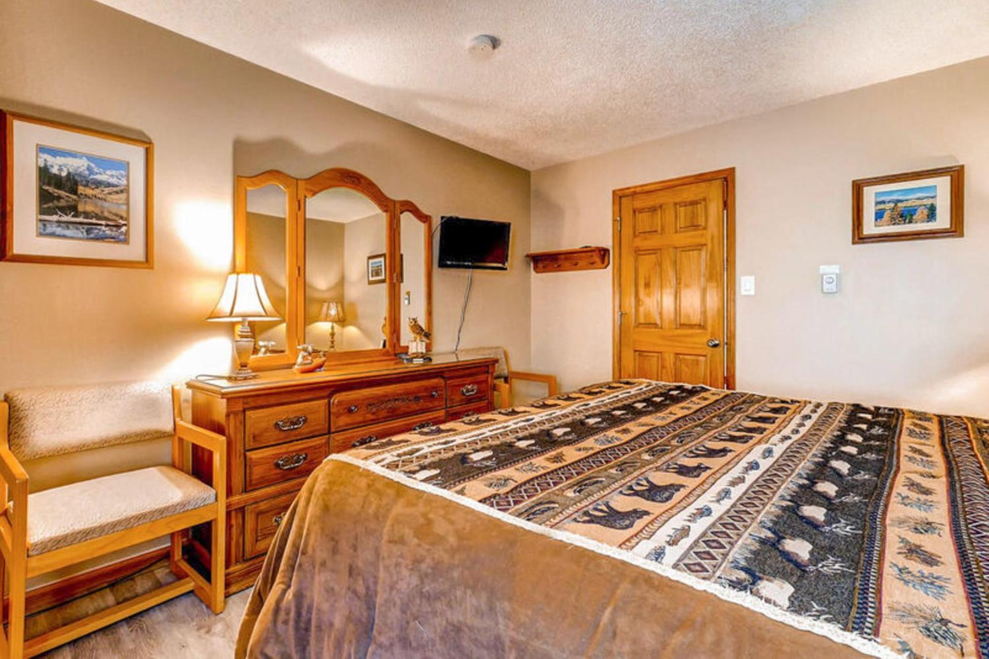 Ski Inn Steamboat Springs Room photo